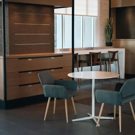 Отель Hyatt Regency Уичита Экстерьер фото