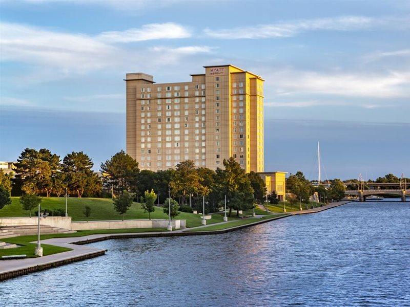 Отель Hyatt Regency Уичита Экстерьер фото