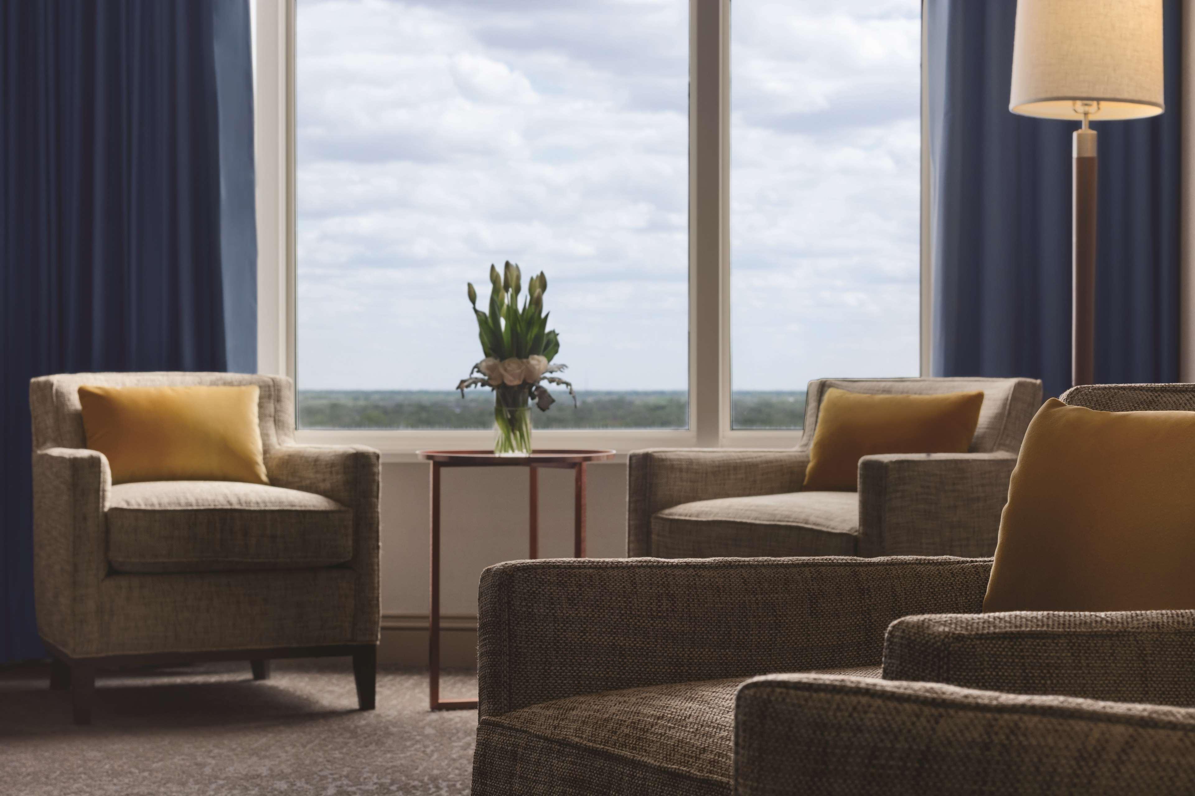 Отель Hyatt Regency Уичита Экстерьер фото