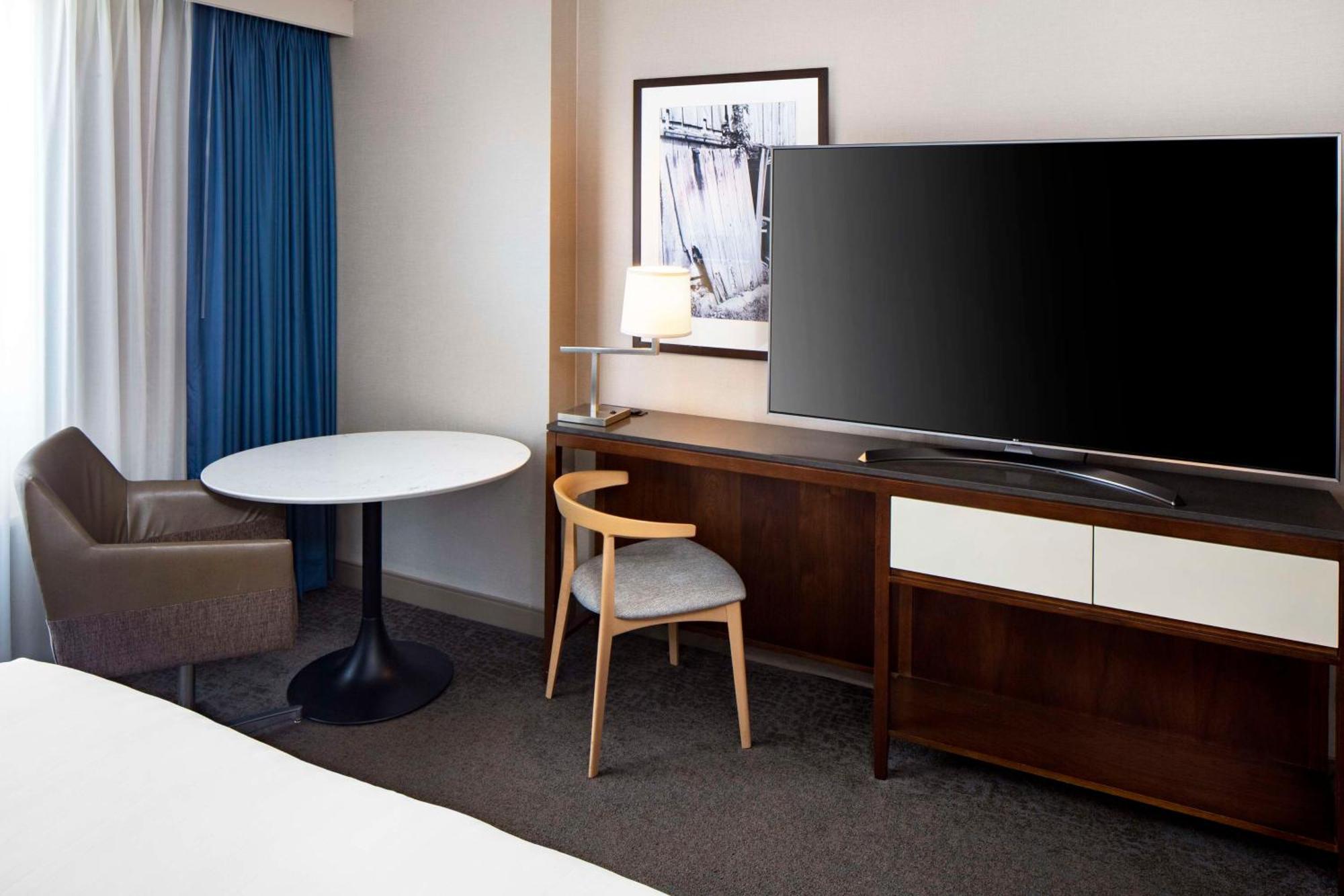 Отель Hyatt Regency Уичита Экстерьер фото