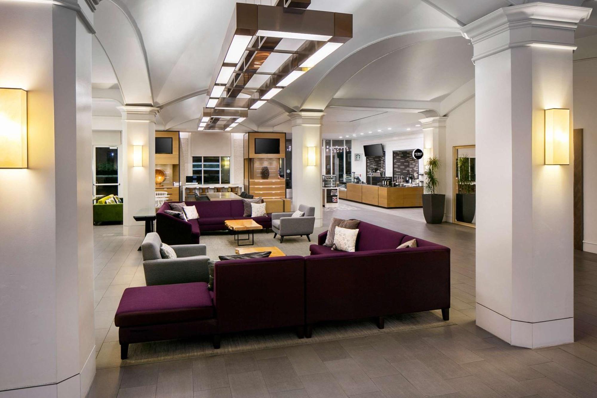 Отель Hyatt Regency Уичита Экстерьер фото